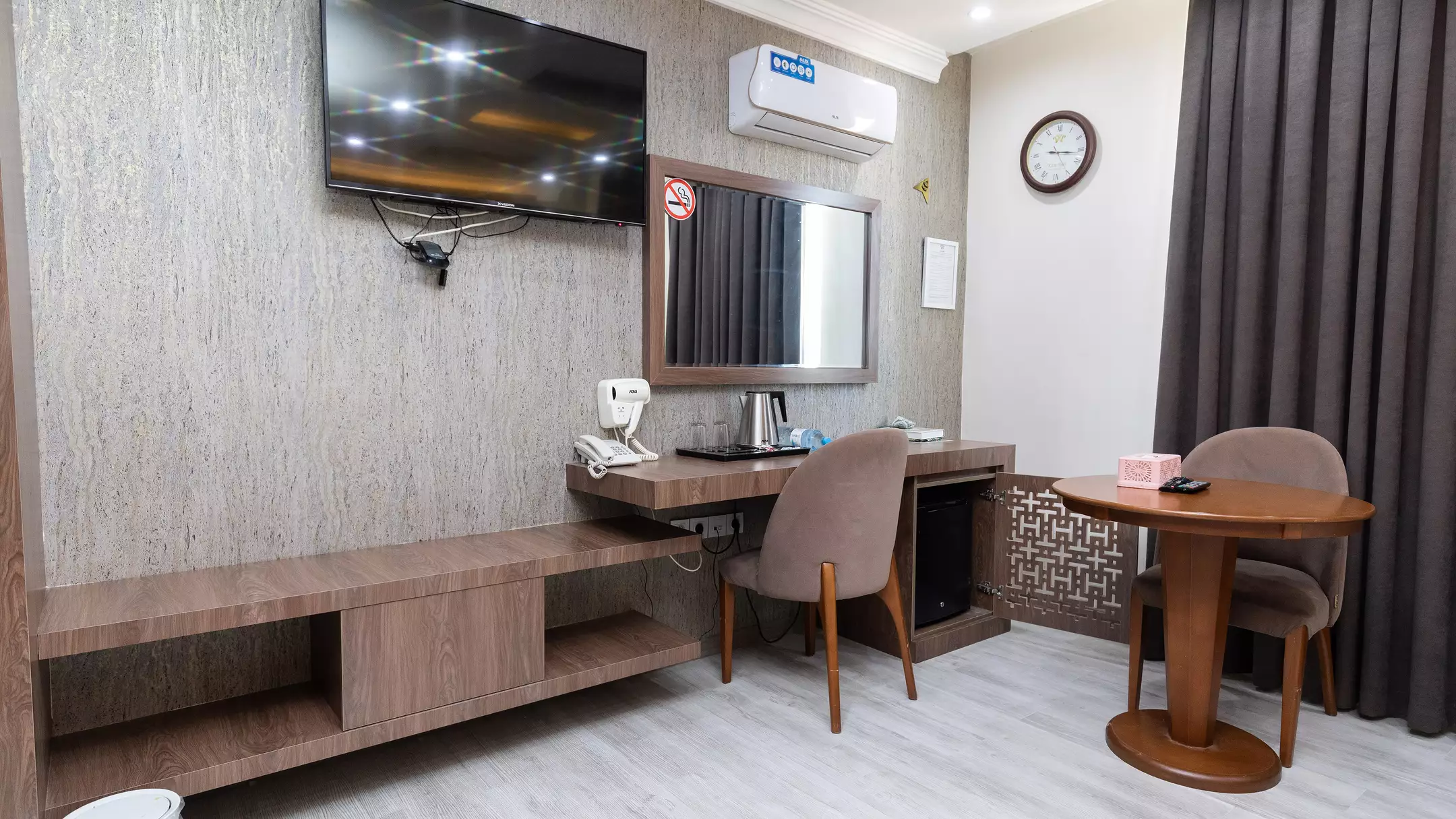 Alibaba https://cdn.alibaba.ir/ostorage/hotel-accommodation-images/674abbc57e75320ec907f23d_هتل کارا - اتاق دوتخته سینگل (2).webp